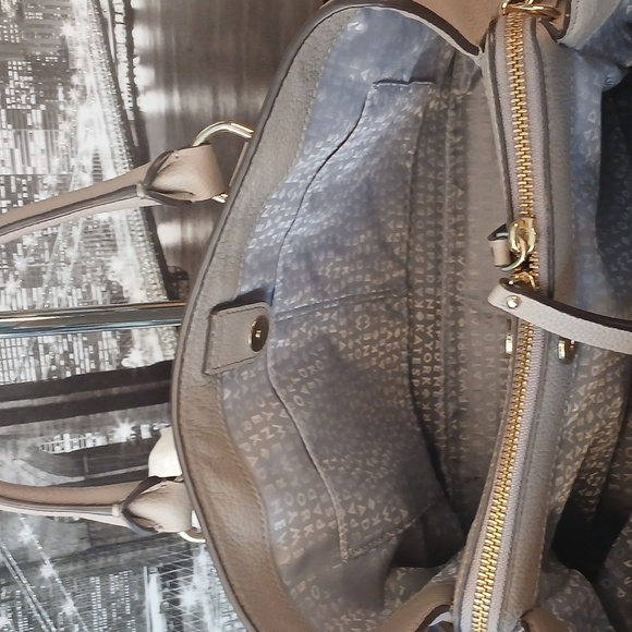 LIKE NEW!! ♠️KATE SPADE ♠️Taupe Leather Tote Bag LIKE NEW!!! - Picture 9 of 12
